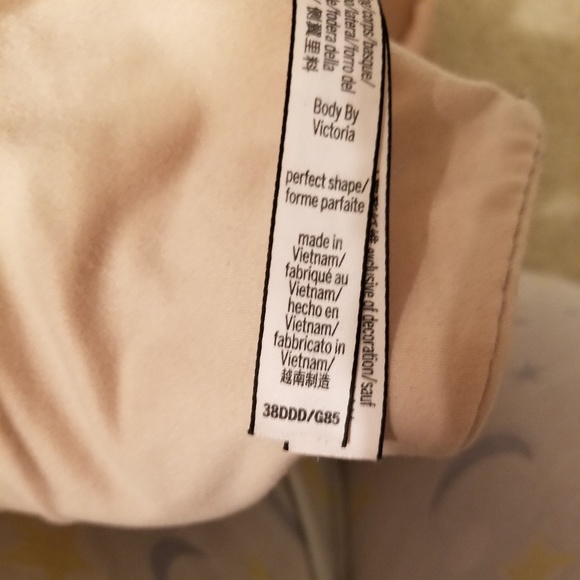 Victoria Secret Bra - Picture 3 of 4